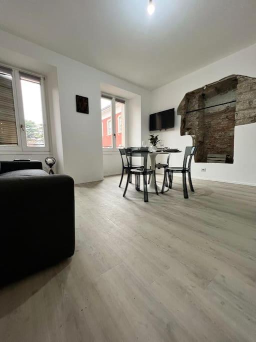 History Luxury Central Apartment By Revenue House Комо Экстерьер фото